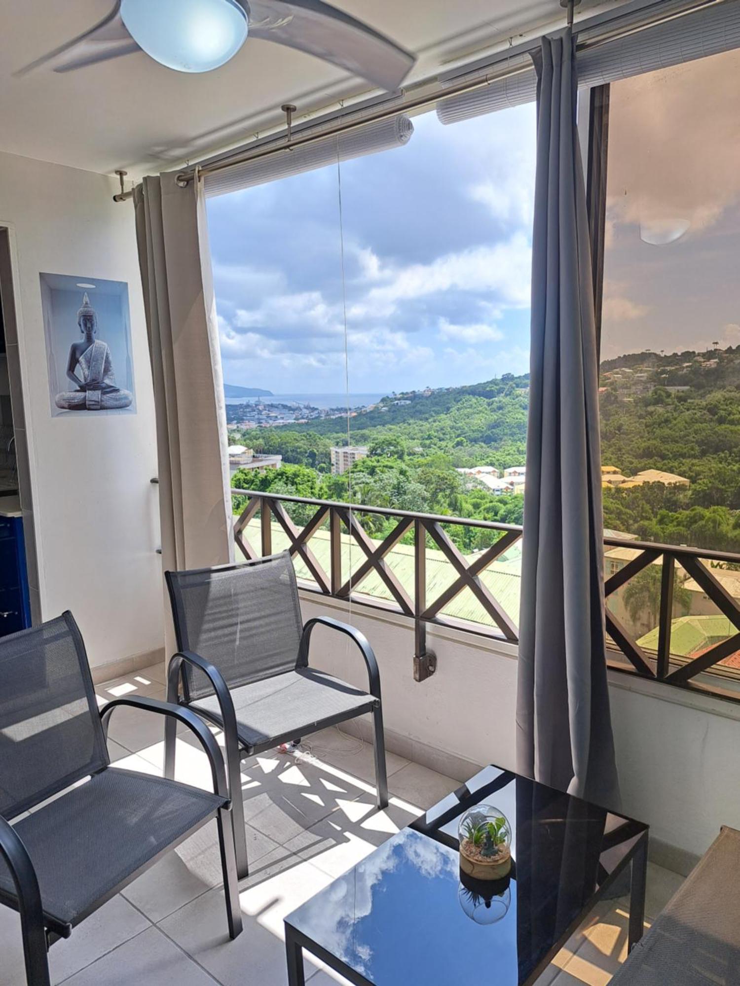 Super appartement T3 proche de tout sans vis-à-vis Fort-de-France Exterior foto